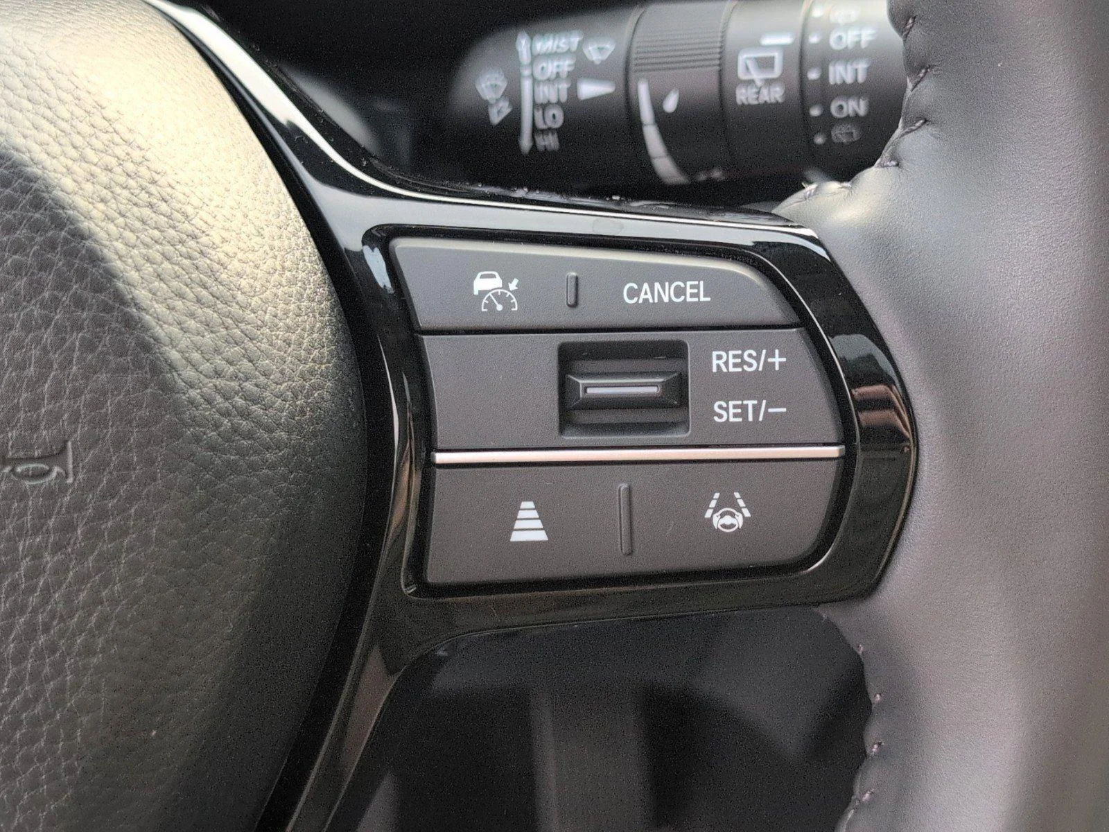 Used 2024 Meteorite Gray Metallic Honda EX-L image 25