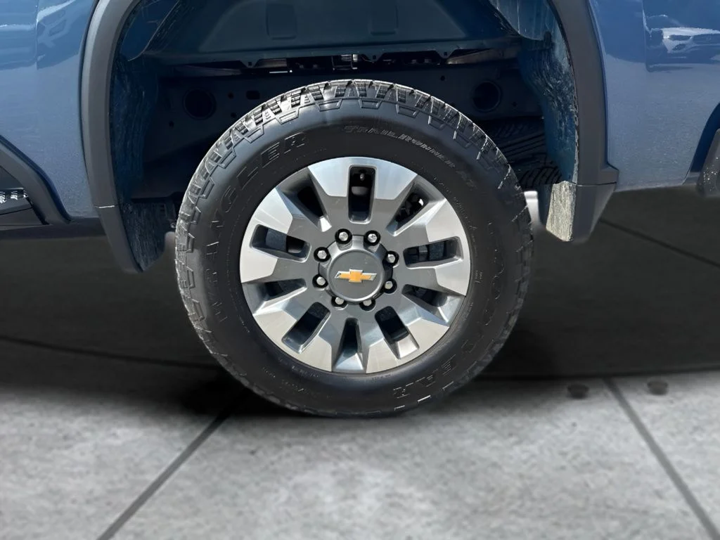 Used 2025 Blue Chevrolet Custom image 20