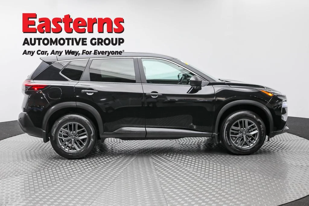Used 2023 Black Nissan S image 4