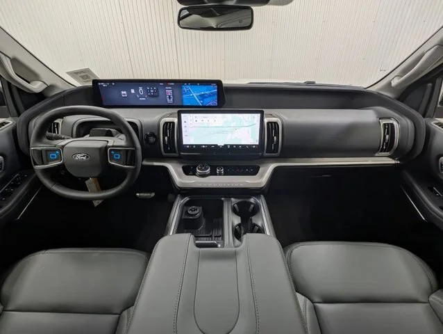 New 2027 Star White Metallic Tri-Coat Ford Active image 34