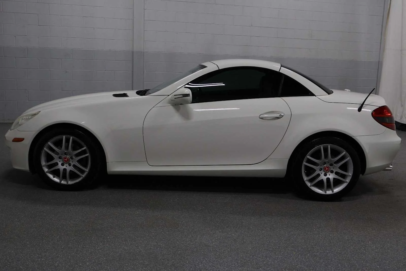 Used 2009 Arctic White Mercedes-Benz 3.0L image 2