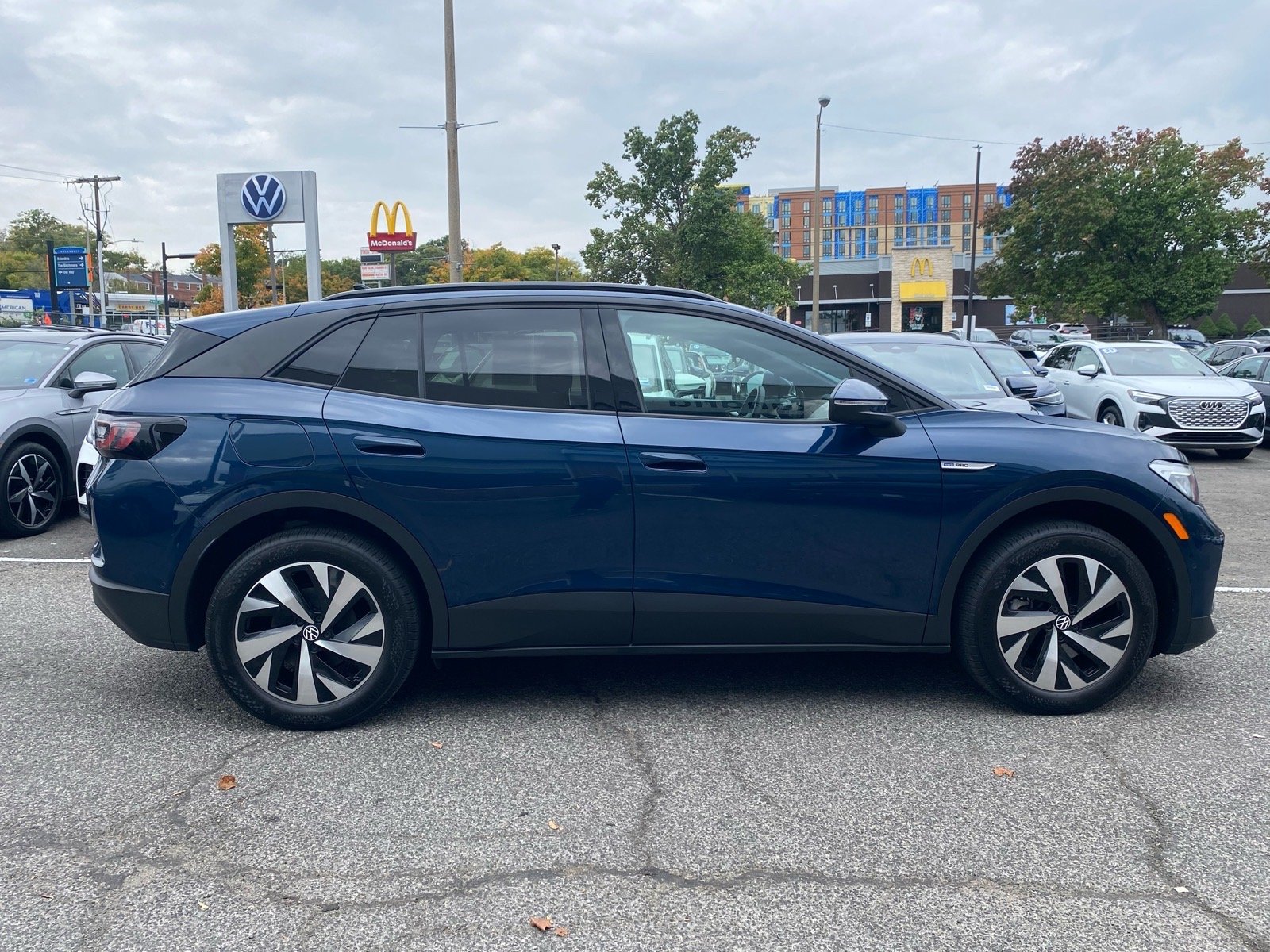 Certified 2023 Volkswagen ID.4 PRO with VIN 1V2DNPE84PC030667 for sale in Alexandria, VA