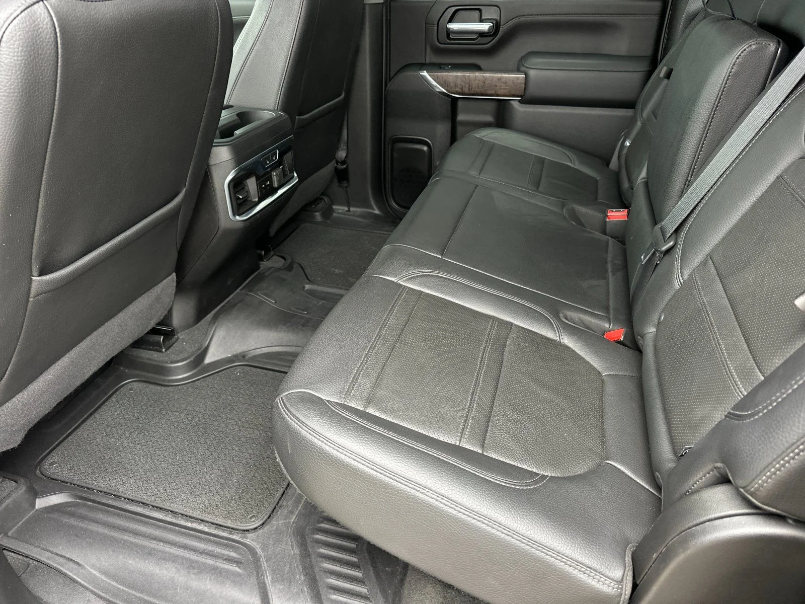 Used 2022 Ebony Twilight Metallic GMC Denali image 11