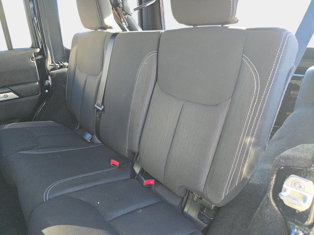 Used 2015 Black Jeep Unlimited Sahara image 17