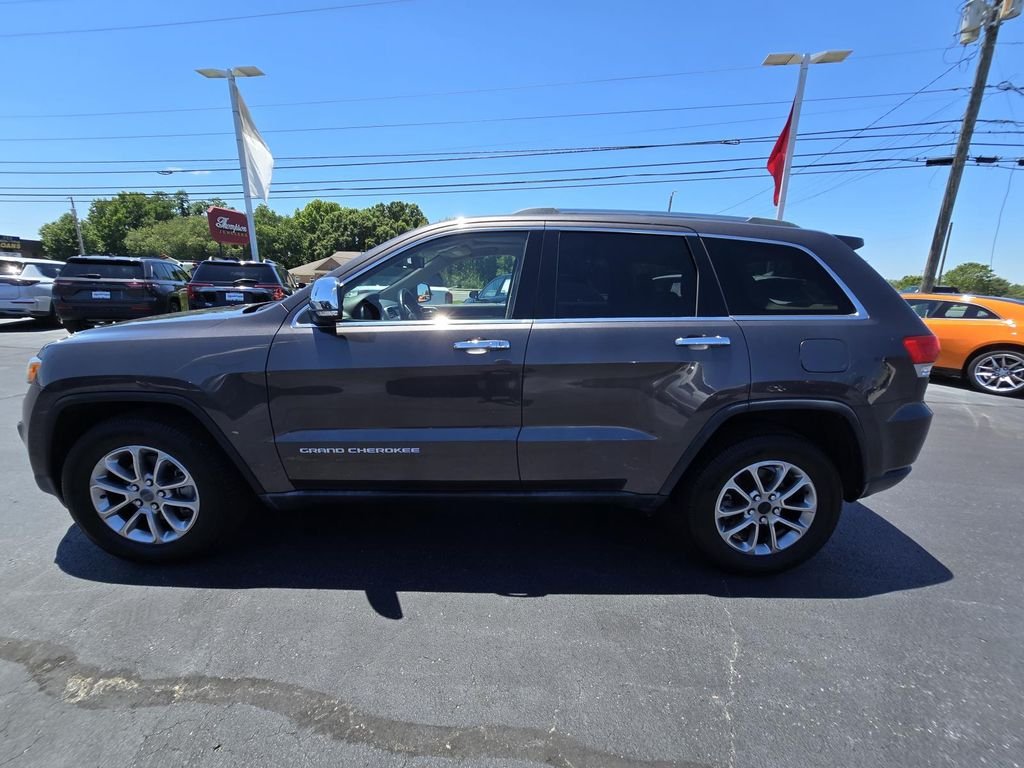Used 2015 Granite Crystal Metallic Clearcoat Jeep Limited image 8