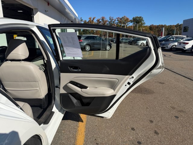 Used 2023 White Nissan 2.5 SL image 36