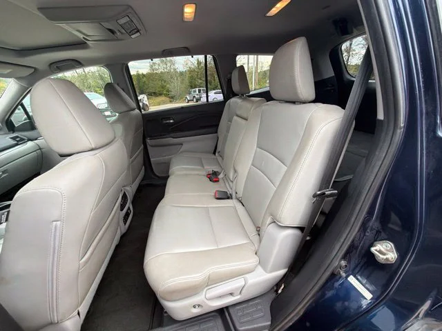 Used 2016  Honda EX-L image 16