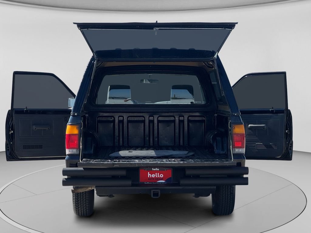 Used 1990 Black Mazda Truck image 26