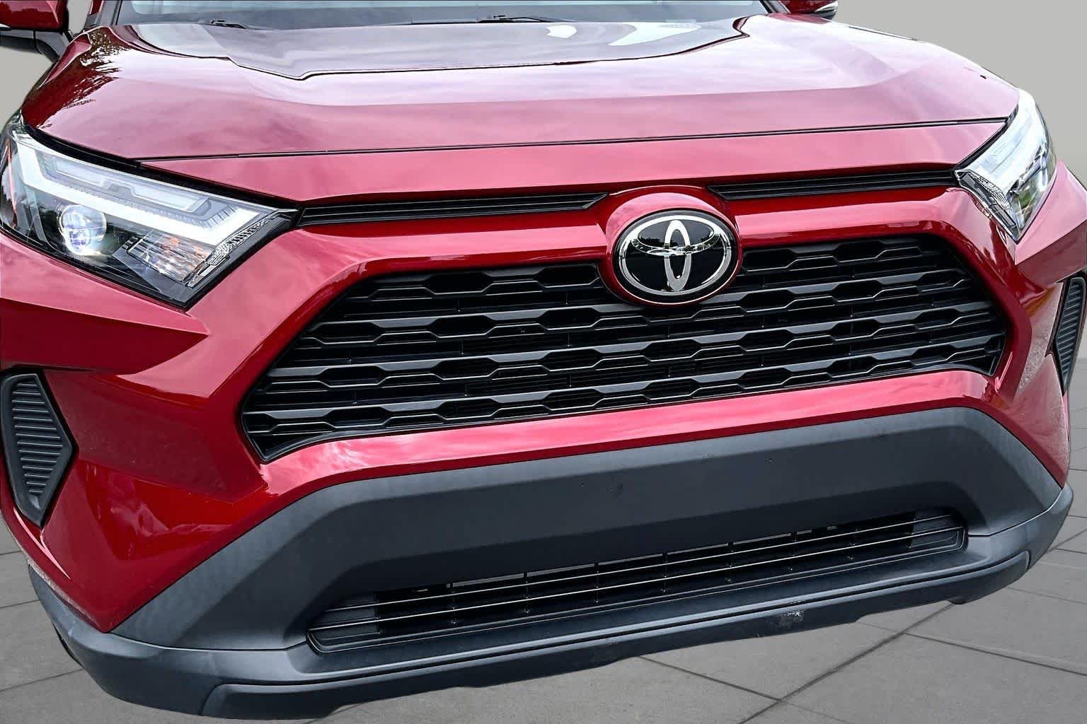 Used 2023 Ruby Flare Pearl Toyota XLE image 30