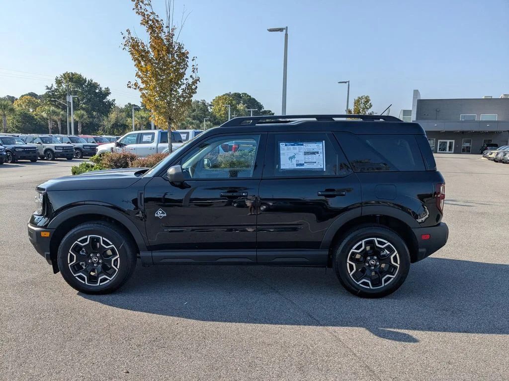 New 2025 Shadow Black Ford Outer Banks image 7