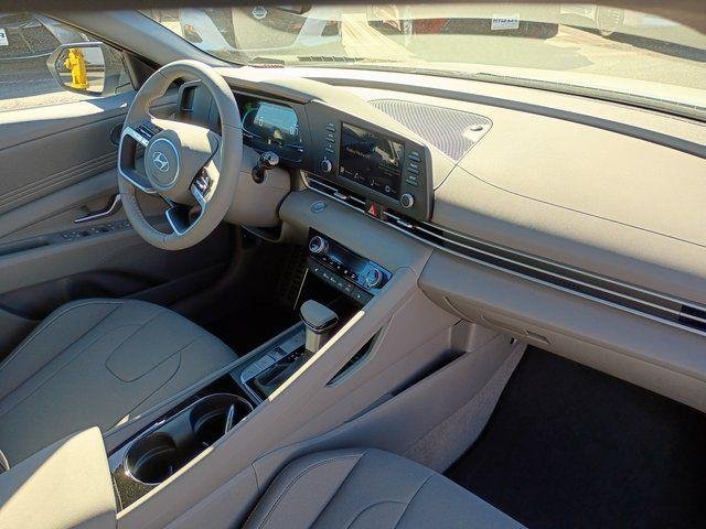 2026 Hyundai Elantra SEL - Photo 7