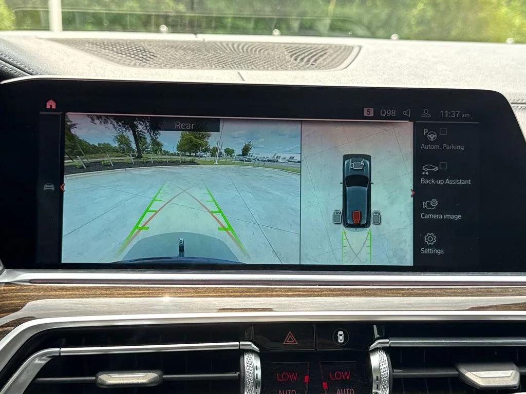Used 2019 Gray Metallic BMW xDrive40i image 26