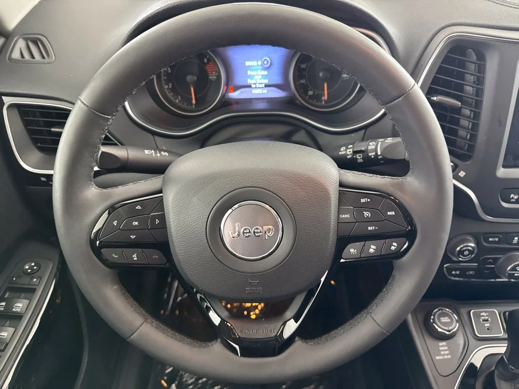 Used 2023 Gray Jeep Altitude image 26