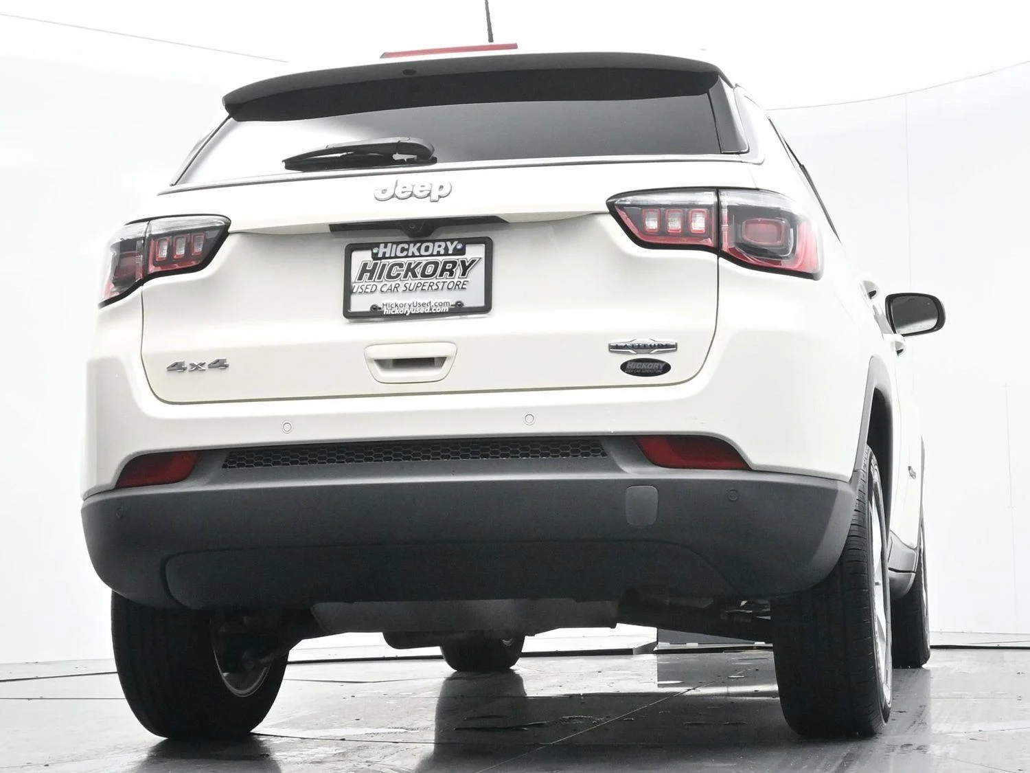 Used 2019 White Clearcoat Jeep Latitude image 48