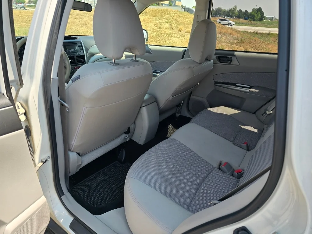 Used 2013 Satin White Pearl Subaru 2.5X image 15