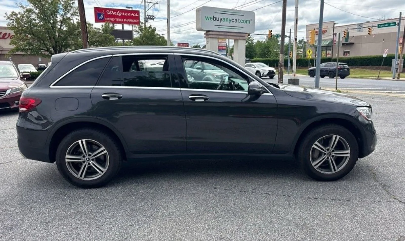 Used 2020 Black Mercedes-Benz GLC 300 image 4