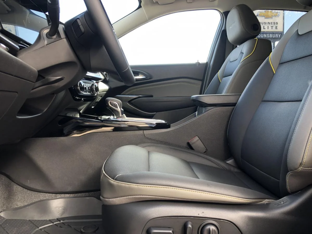 New 2026 Grey Chevrolet Fwd 4dr Activ image 10