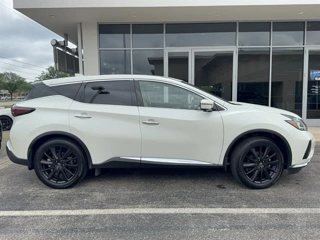 Used 2024 Pearl White TriCoat Nissan SL image 2