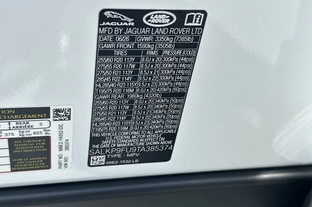 New 2026 Fuji White Land Rover SE image 27