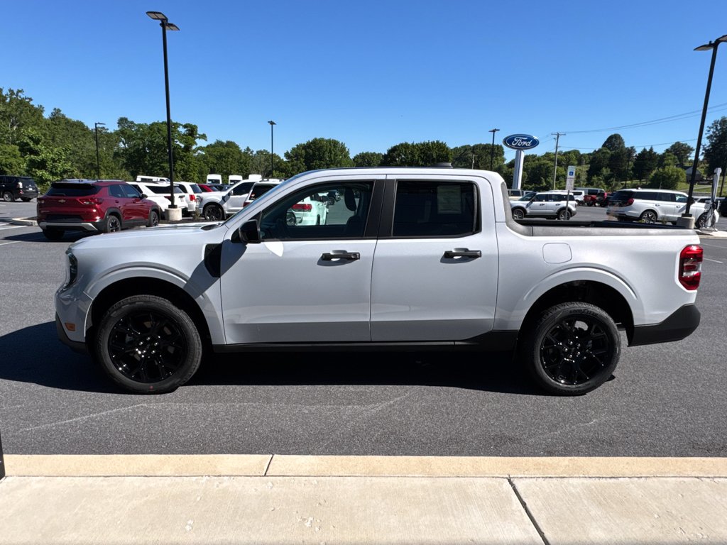 New 2026 Space White Metallic Ford XLT image 3