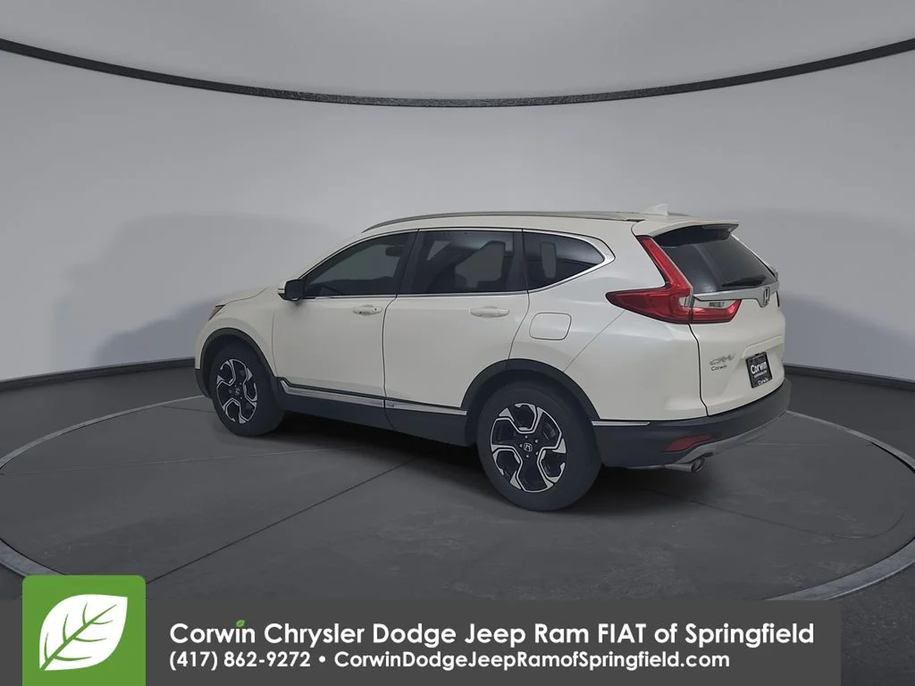 Used 2018 White Honda Touring image 10