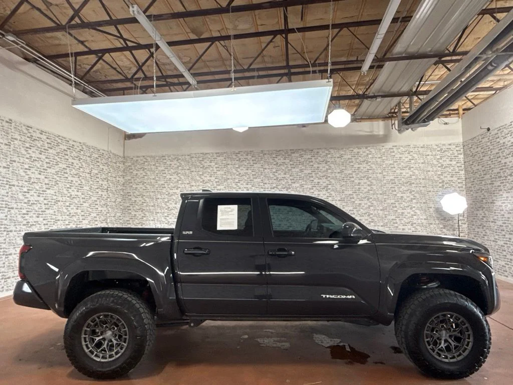 Used 2025 Underground Toyota SR5 image 8