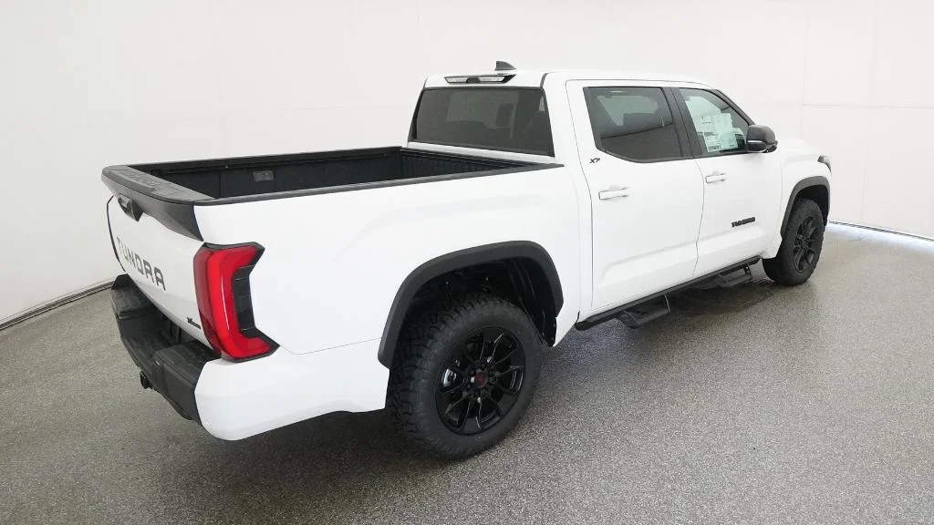 New 2025 Ice Cap Toyota SR5 image 18