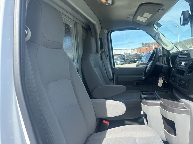 New 2026 Oxford White Ford E-350 SRW image 13
