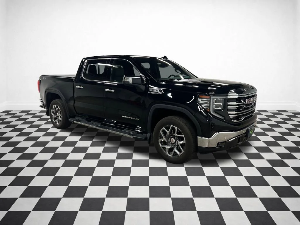 2024 GMC Sierra 4WD Crew Cab Short Box SLT's photo