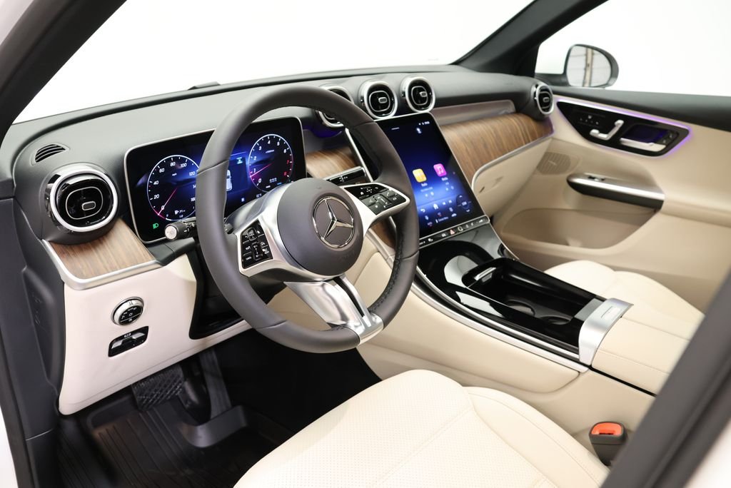 Used 2027 Polar White Mercedes-Benz GLC 300 image 35