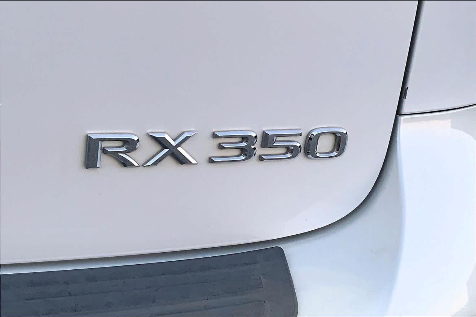 Used 2010 Starfire Pearl Lexus  image 8