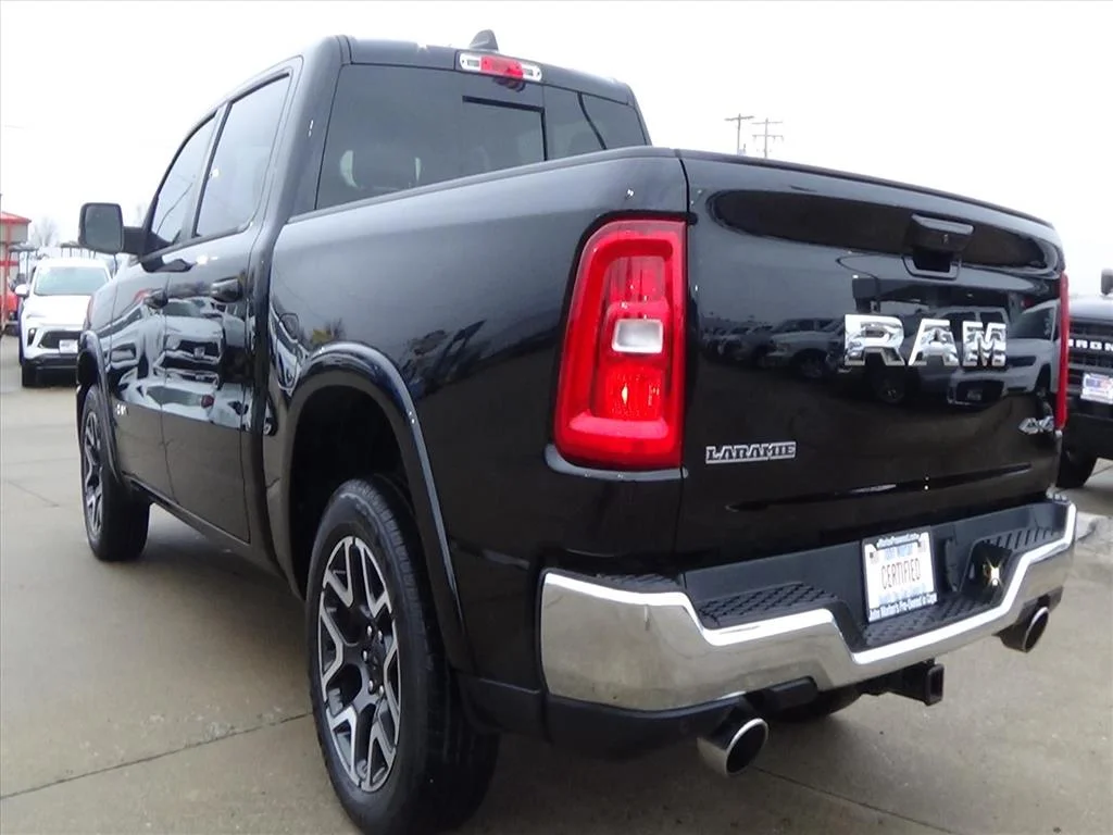 Certified Used 2025 Diamond Black Crystal Pearl Coat (pxj) RAM Laramie image 8