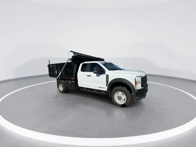 Used 2025 White Ford XL image 1