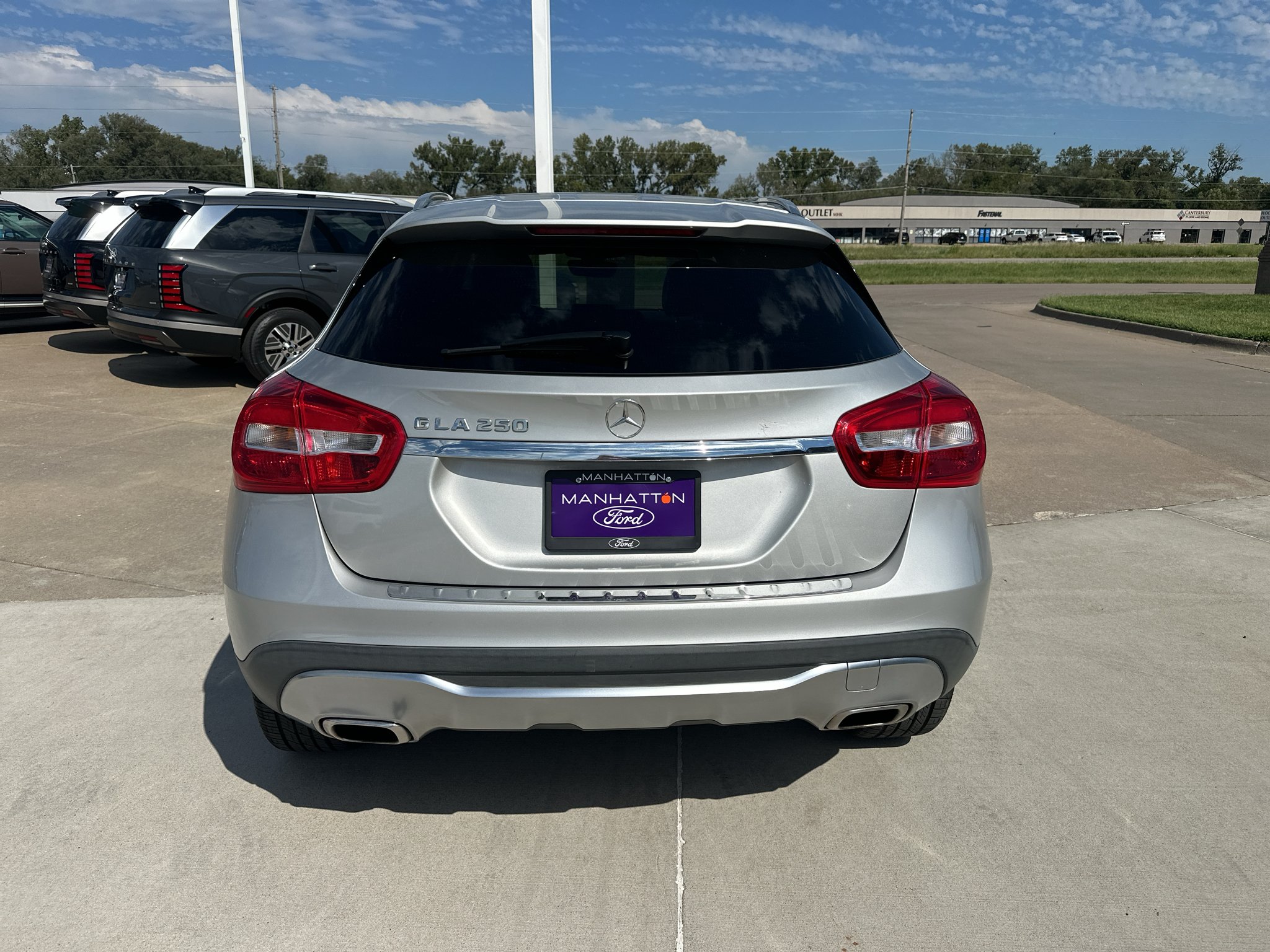 Used 2018 Polar Silver Metallic Mercedes-Benz 250 image 14