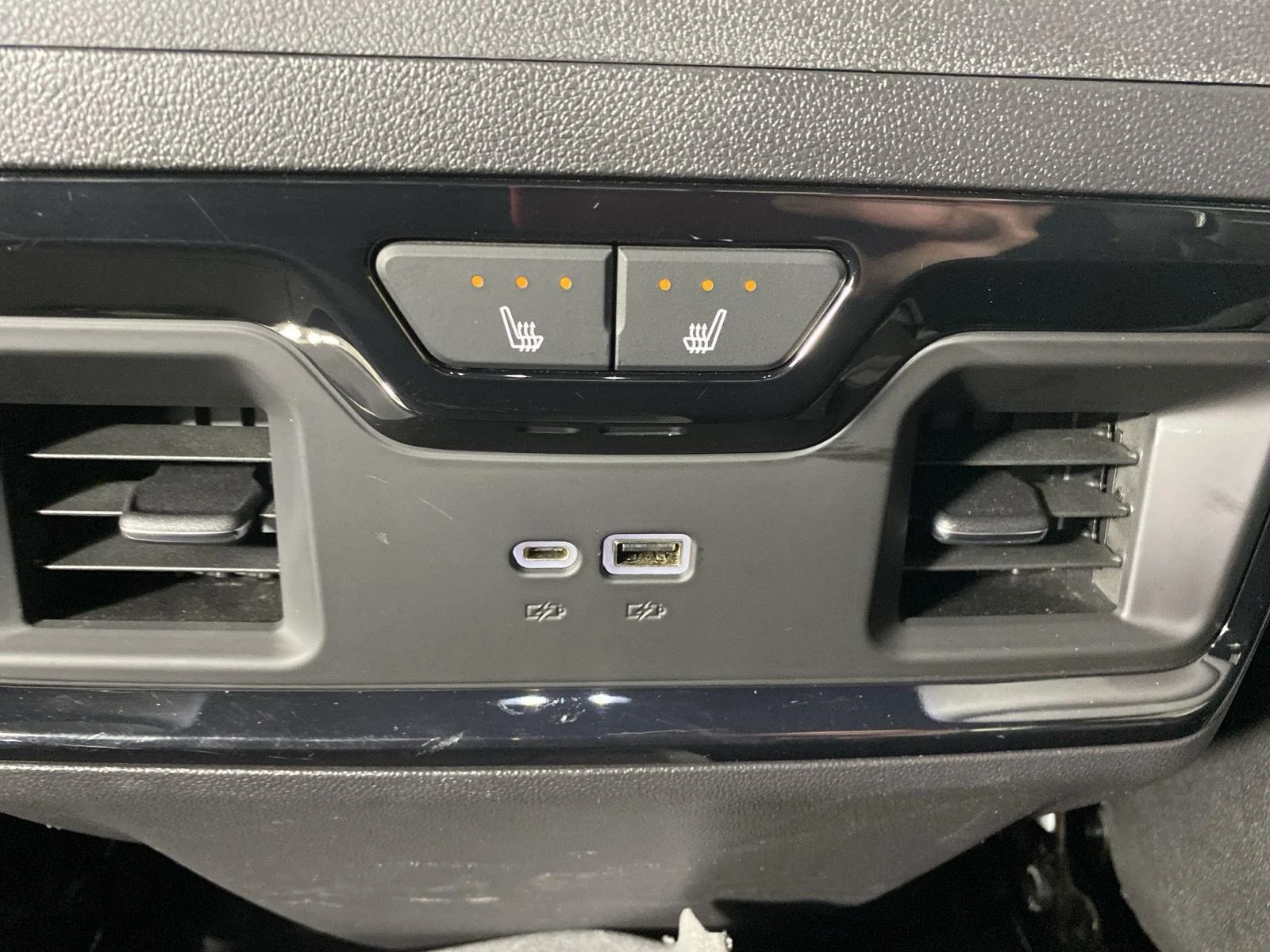 Used 2024 Sterling Metallic GMC AT4X image 32