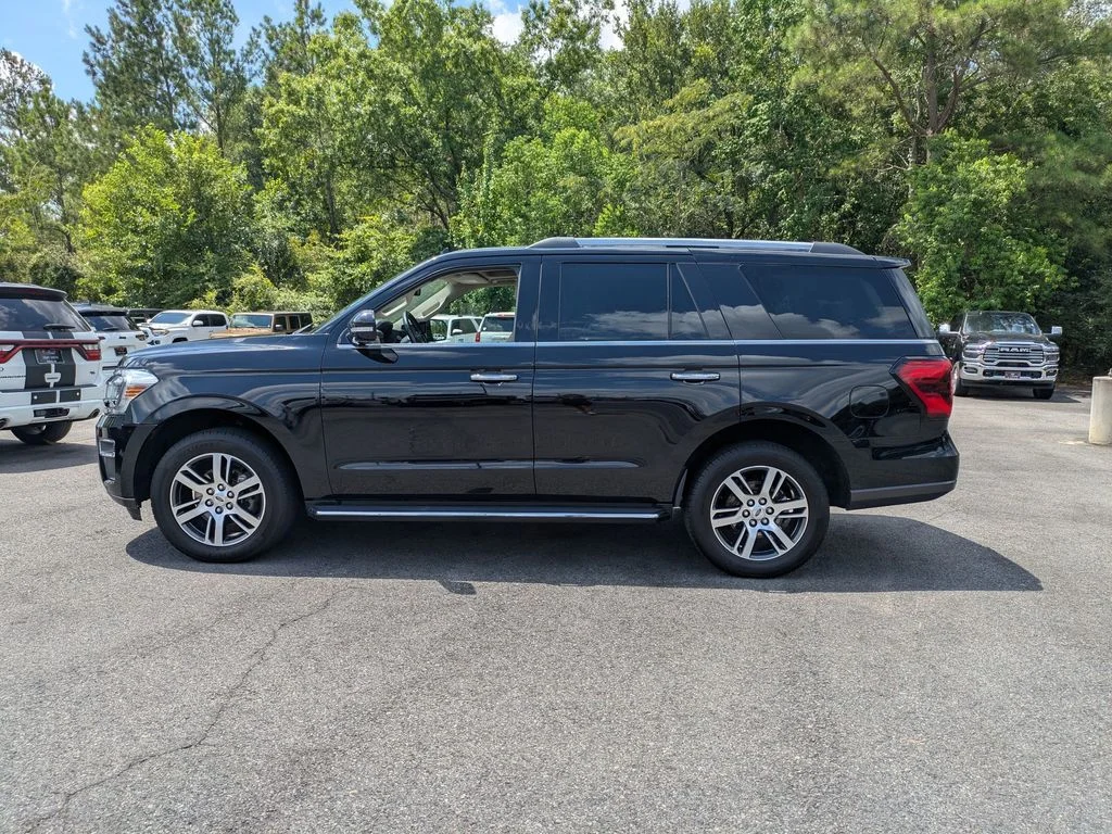 Used 2023 Black Ford Limited image 7