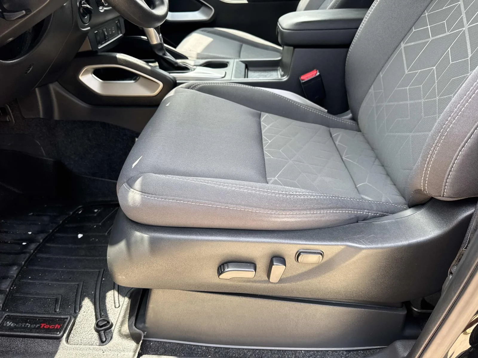 Used 2025 Super Black Nissan SV image 16