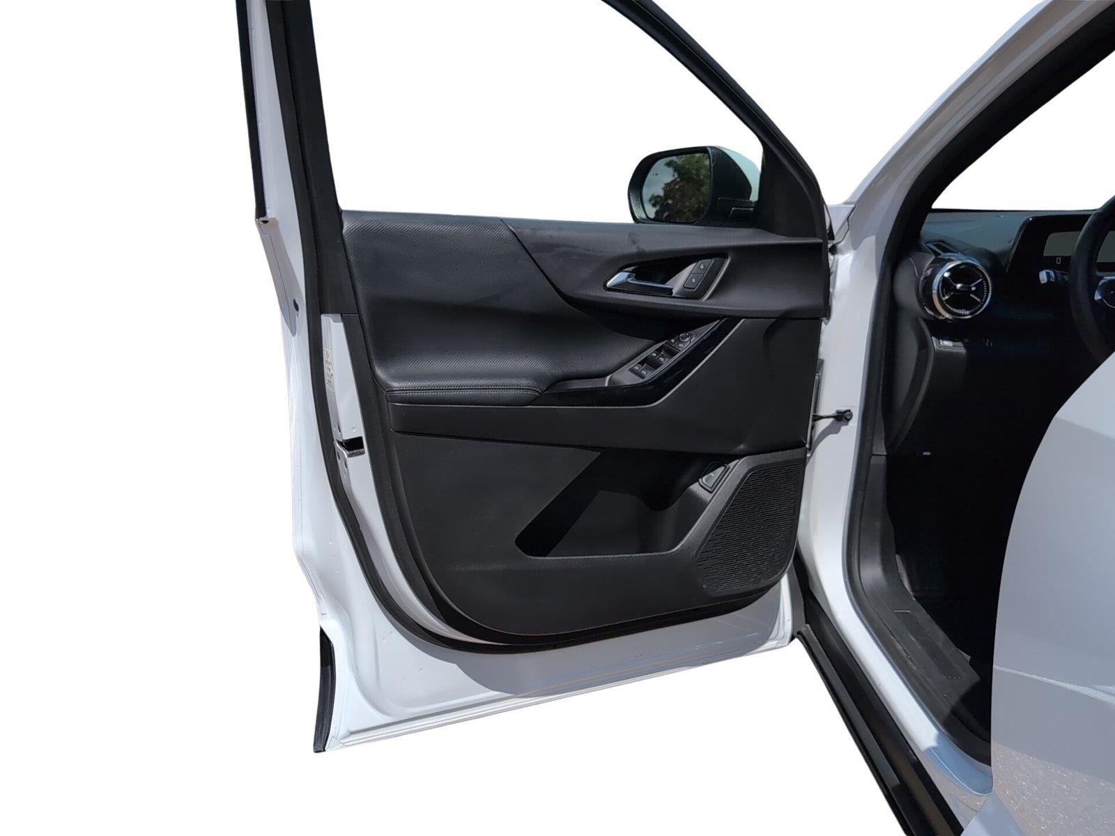 Used 2025 Summit White Chevrolet LT image 11