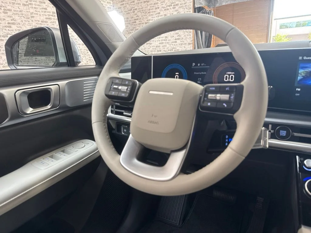 New 2027 Shimmering Silver Hyundai SEL image 18