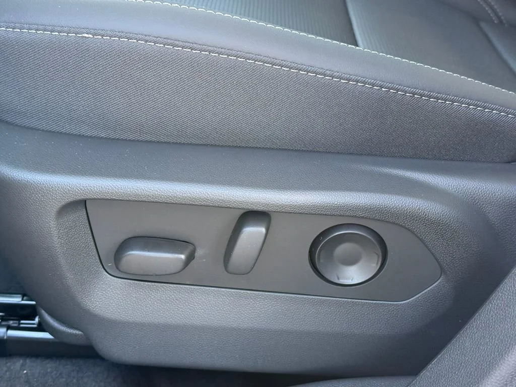 New 2026 Summit White Buick Preferred image 19