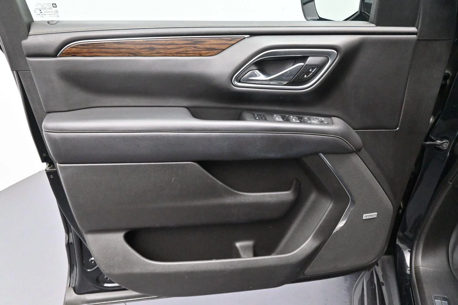 Used 2021 BLACK Chevrolet Premier image 12