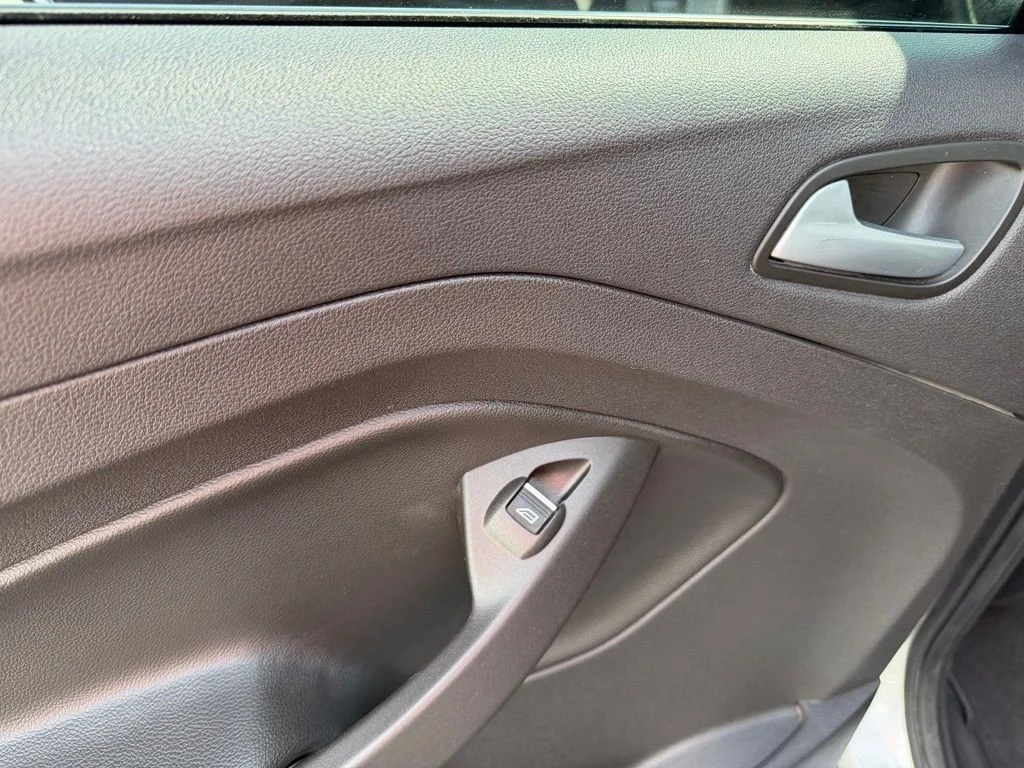 Used 2016 Silver Ford SE image 18