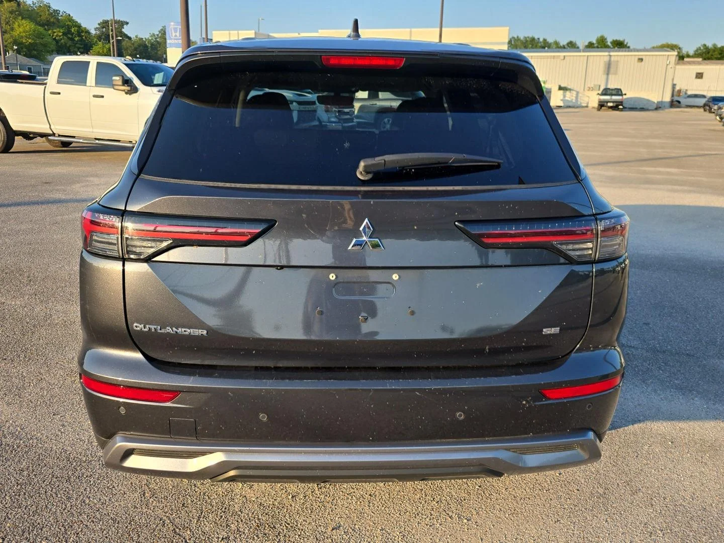 Used 2025  Mitsubishi SE image 4
