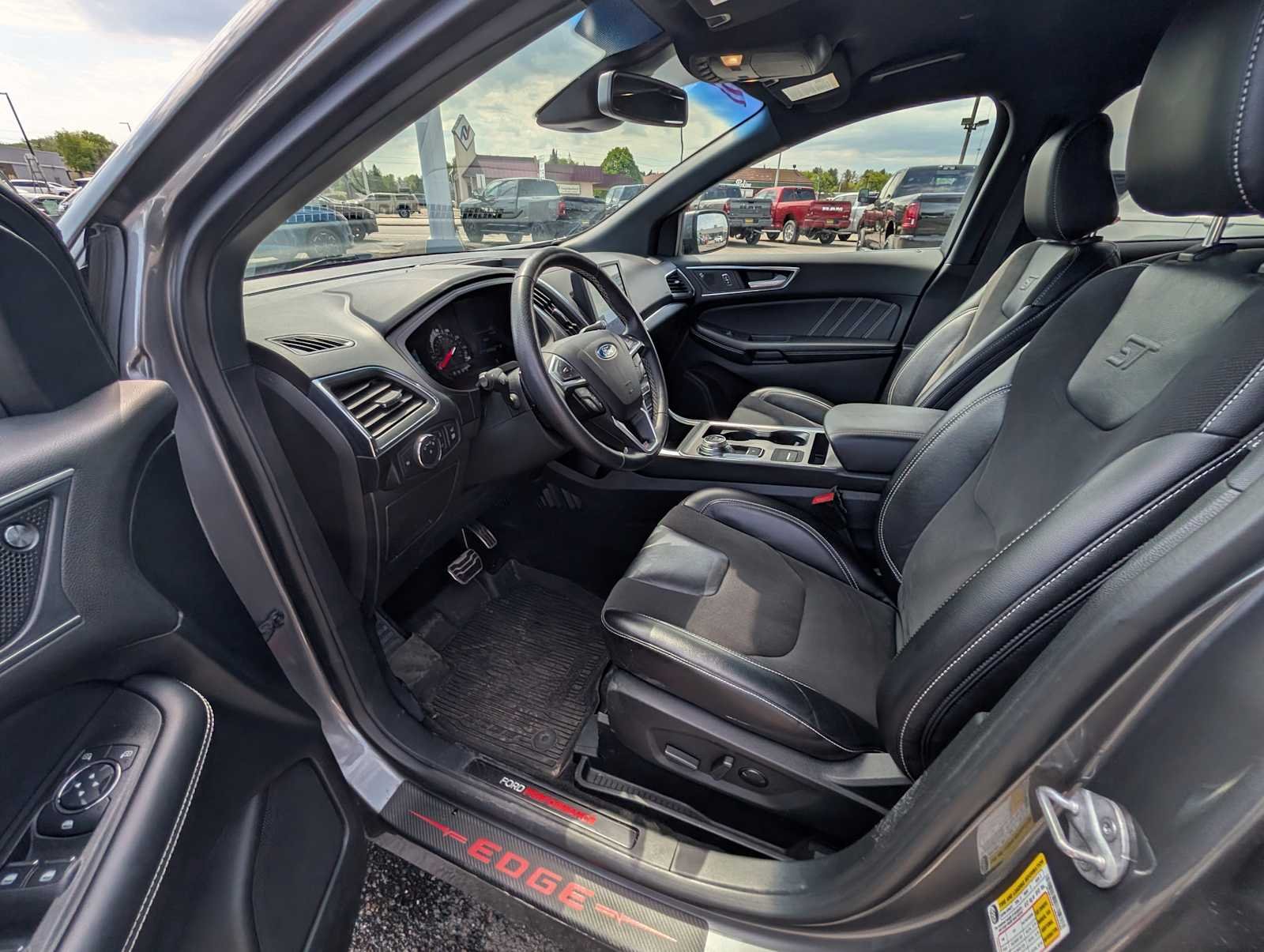 2022 Ford Edge ST - Photo 11