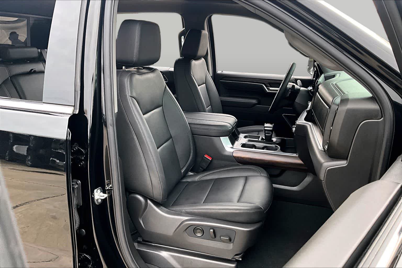 Used 2026 Onyx Black GMC SLT image 9