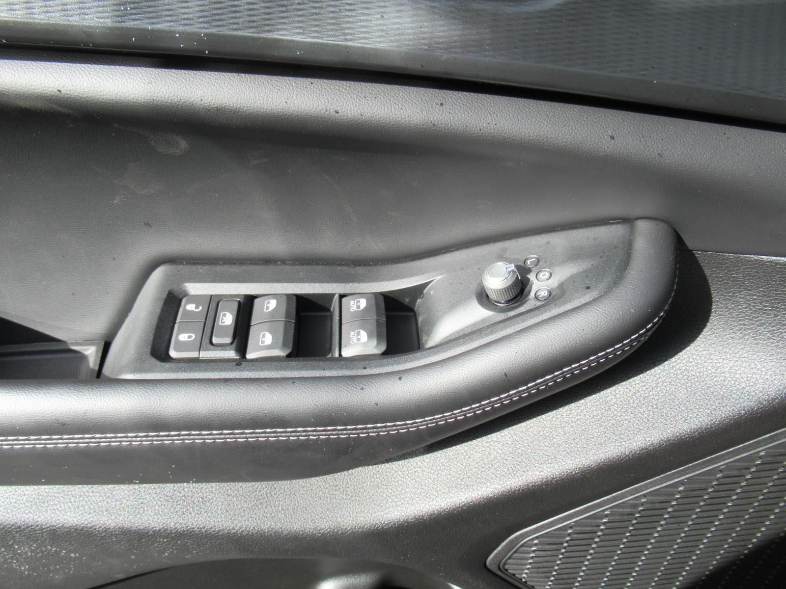 New 2026 Baltic Gray Metallic Clear-Coat Exterior Paint Jeep Laredo X image 21