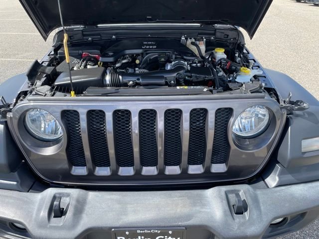 Used 2018 Crystal Metallic Jeep Unlimited Sport S image 9