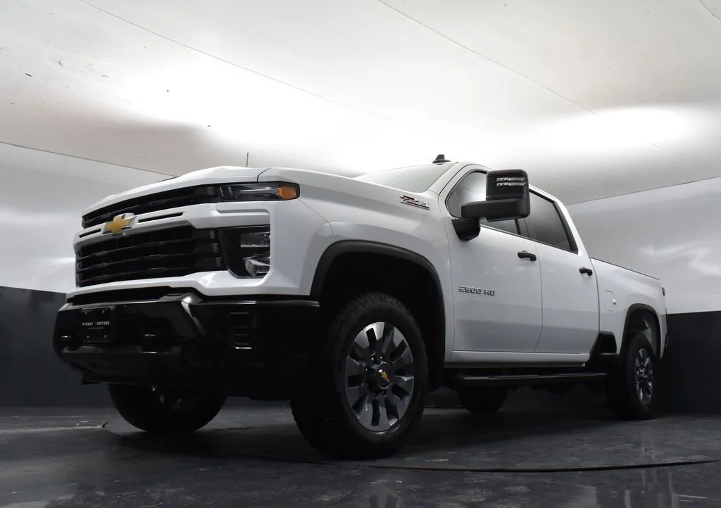 New 2026 Summit White Chevrolet Custom image 46