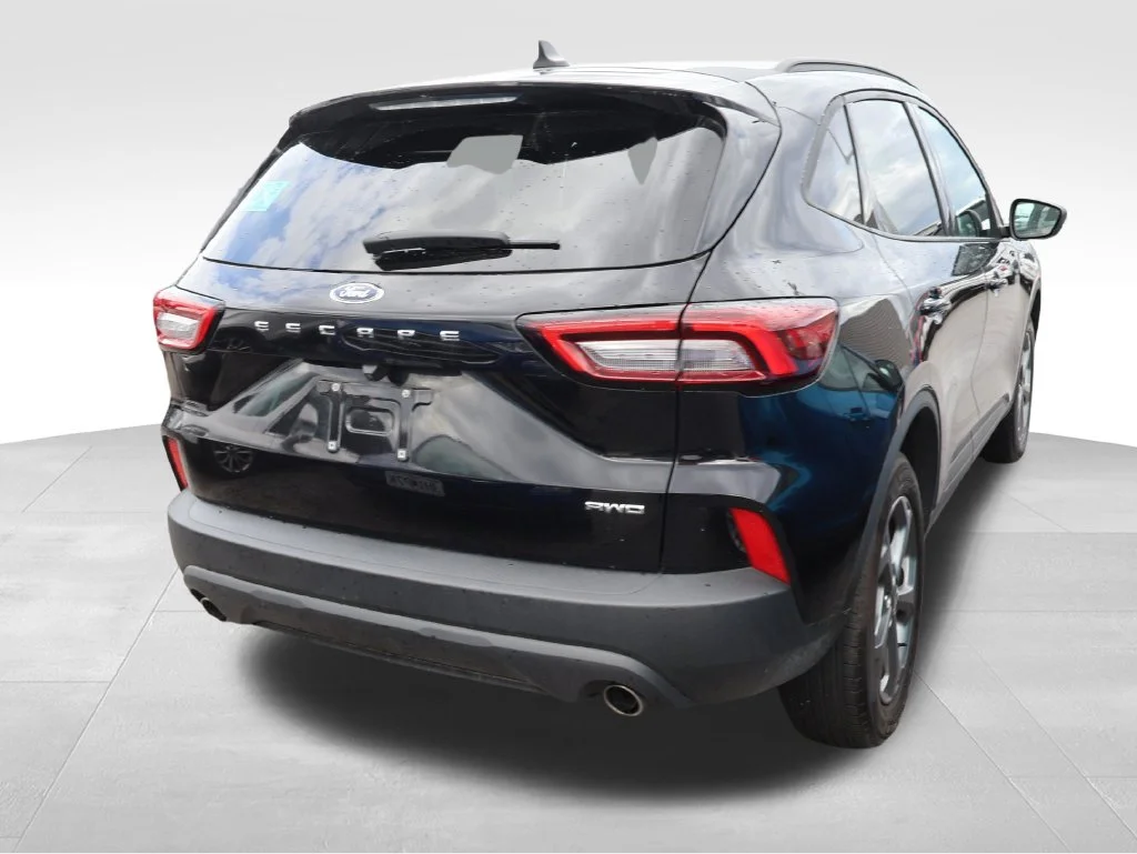 Used 2025 Black Metallic Ford ST-Line image 16