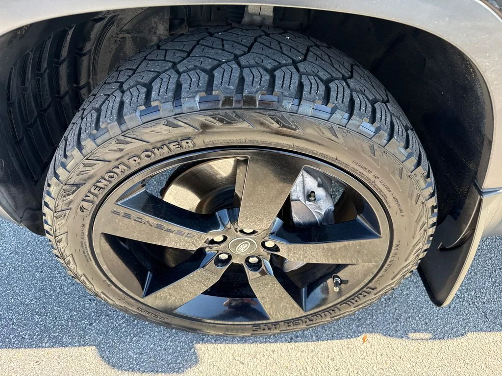 Used 2020  Land Rover HSE image 14